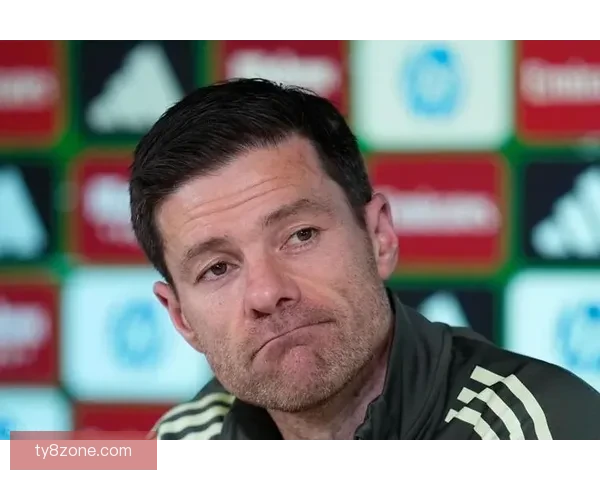 阿隆索调侃卡拉格不是传奇只是评论员引热议名宿之争掀足坛话题